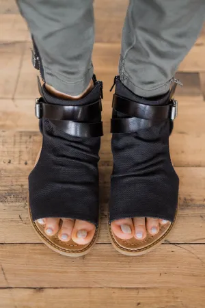 Blowfish Balla Sandals ~ Solid Black
