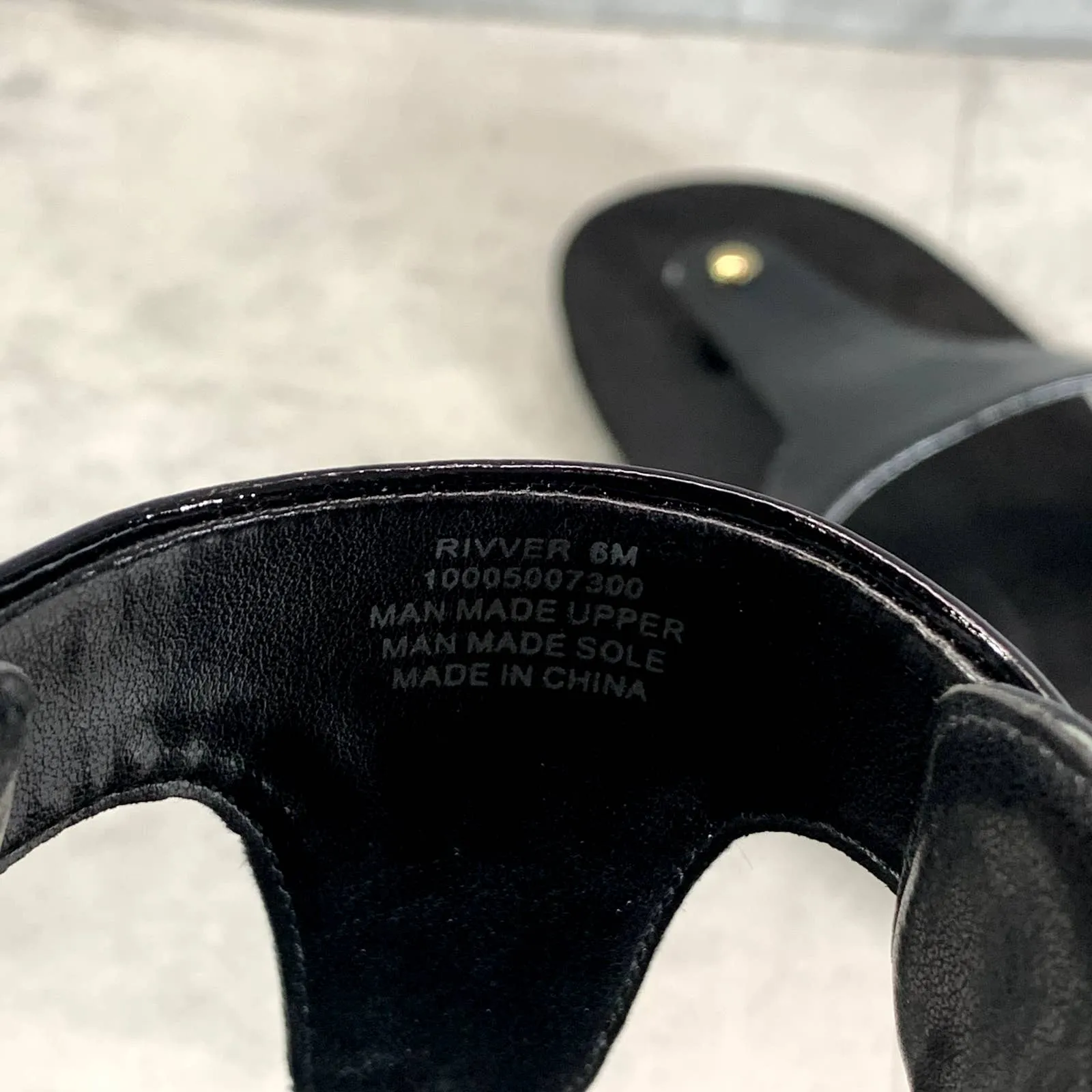 GIANI BERNINI Women's Black Rivver Memory-Foam Wedge Thong Sandals SZ 6