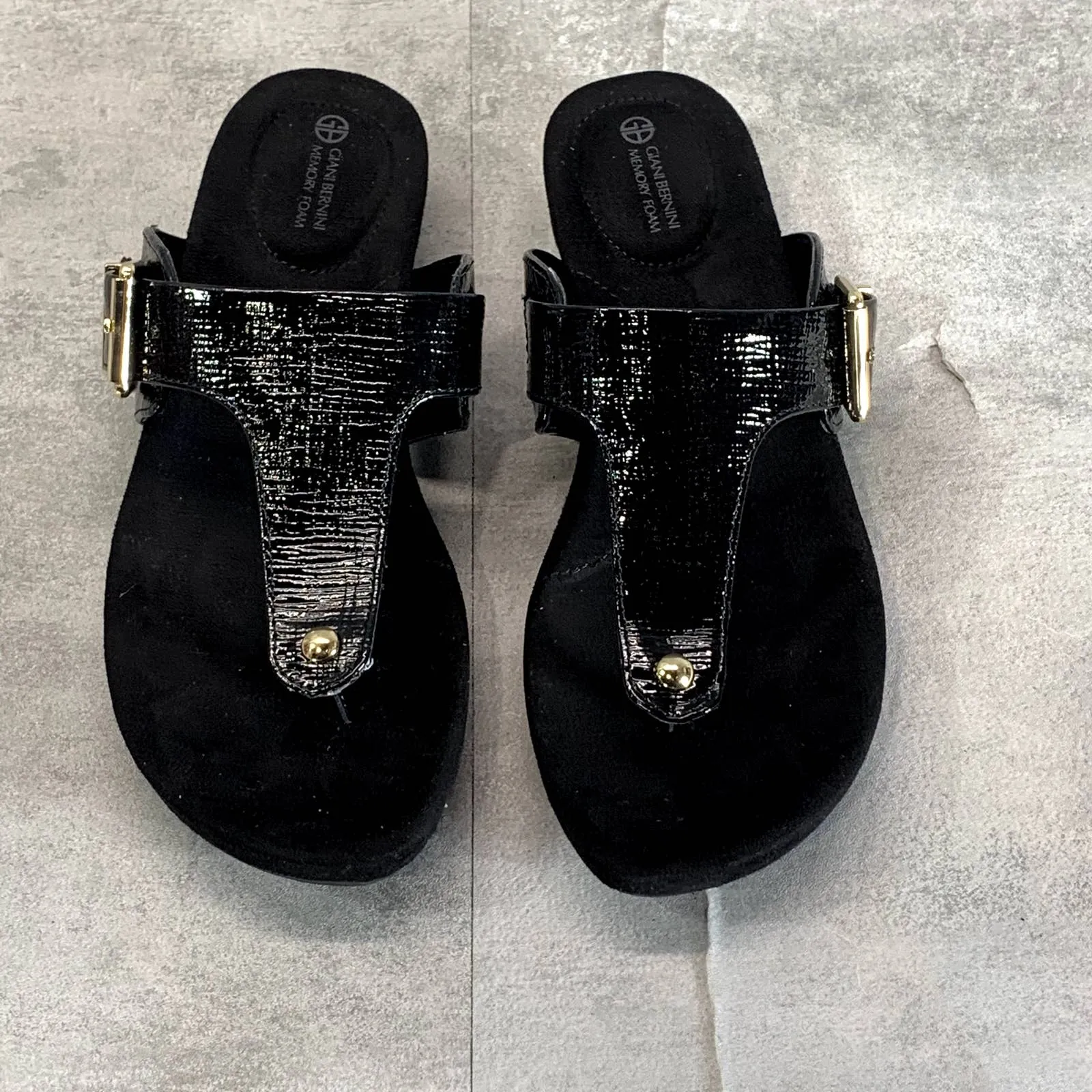 GIANI BERNINI Women's Black Rivver Memory-Foam Wedge Thong Sandals SZ 6