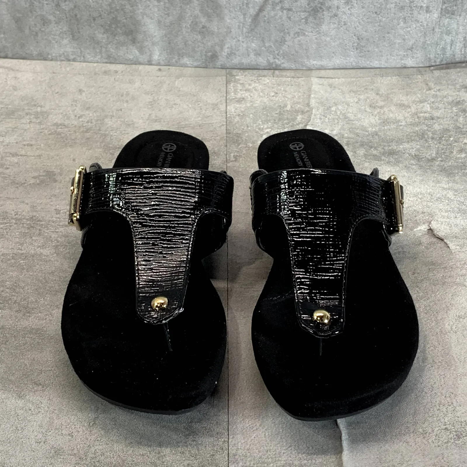 GIANI BERNINI Women's Black Rivver Memory-Foam Wedge Thong Sandals SZ 6