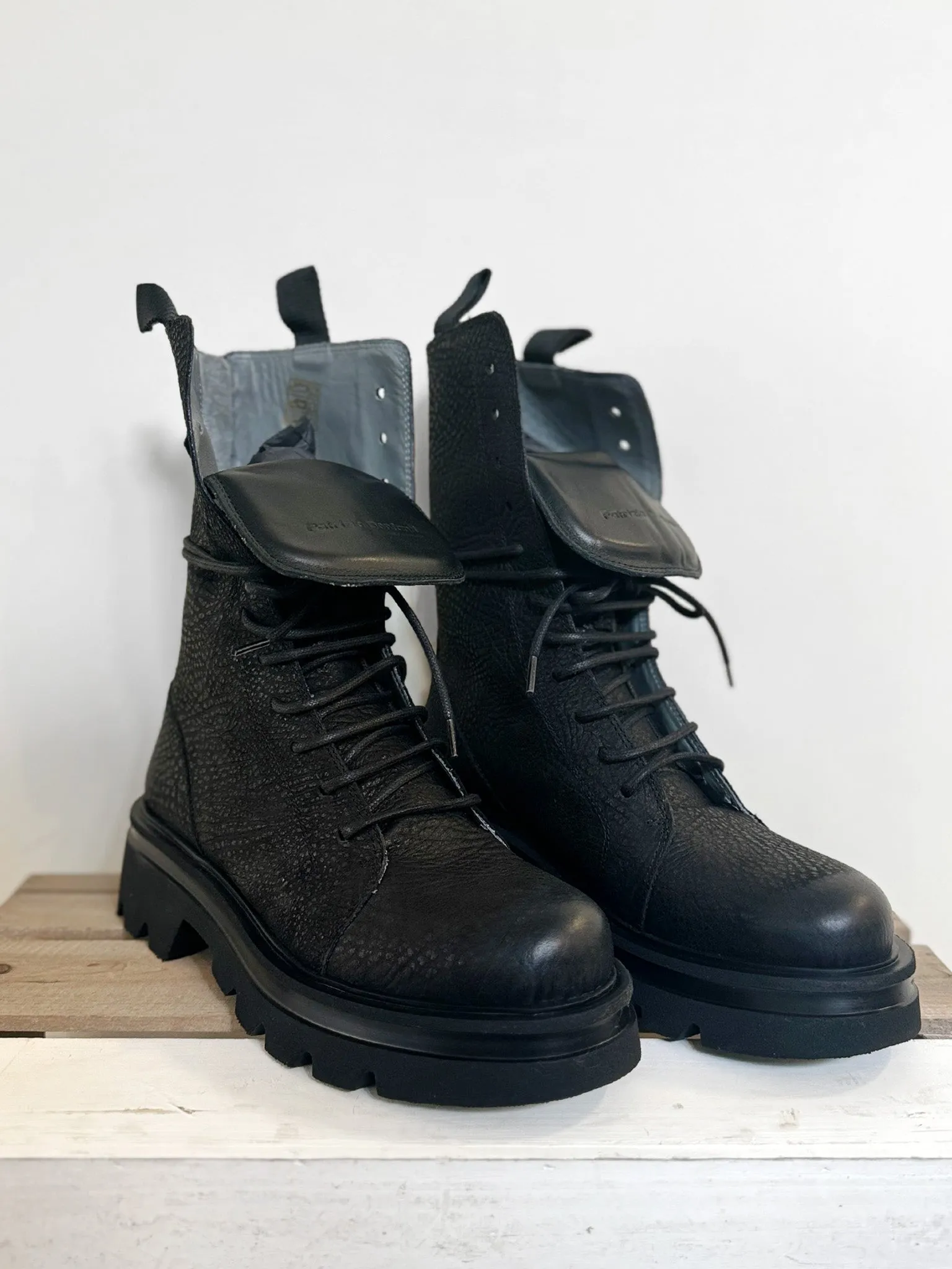 Scorpio Old Bisonte Black Boots