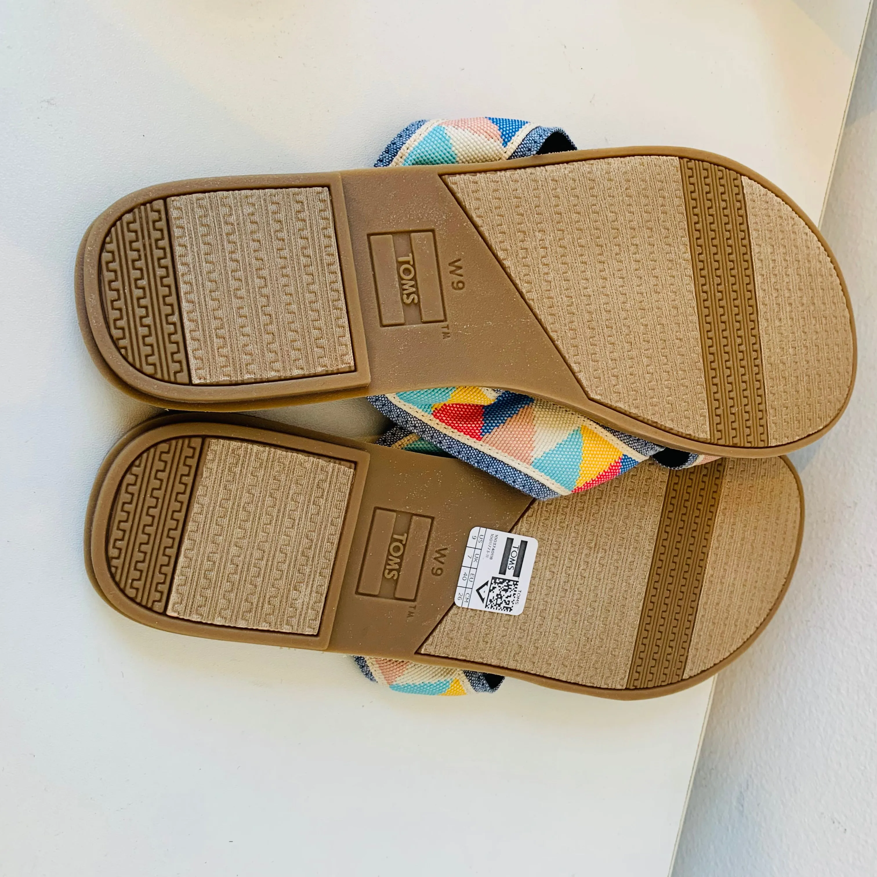 Tom’s Women’s Viv Crisscross Multi Color Flat Slide Sandals Size 9 New
